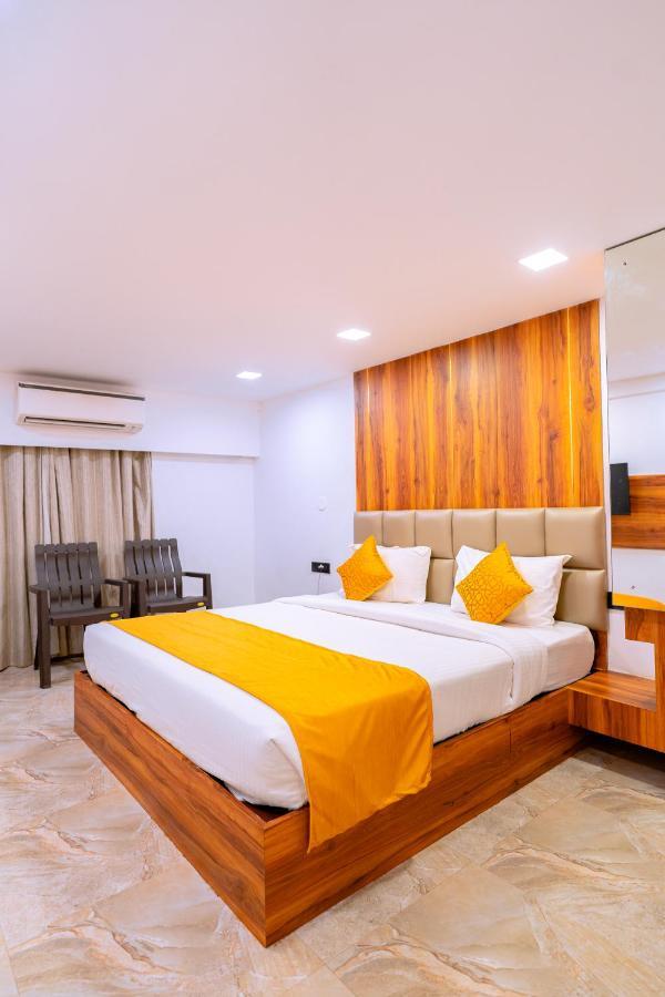 Calangute Castle Hotel Bardez Exterior photo